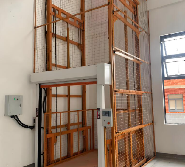 新青升降货梯是特种设备码